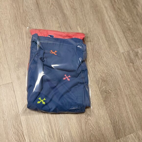 Vineyard Vines embroidered shorts size 14 - Picture 8 of 8